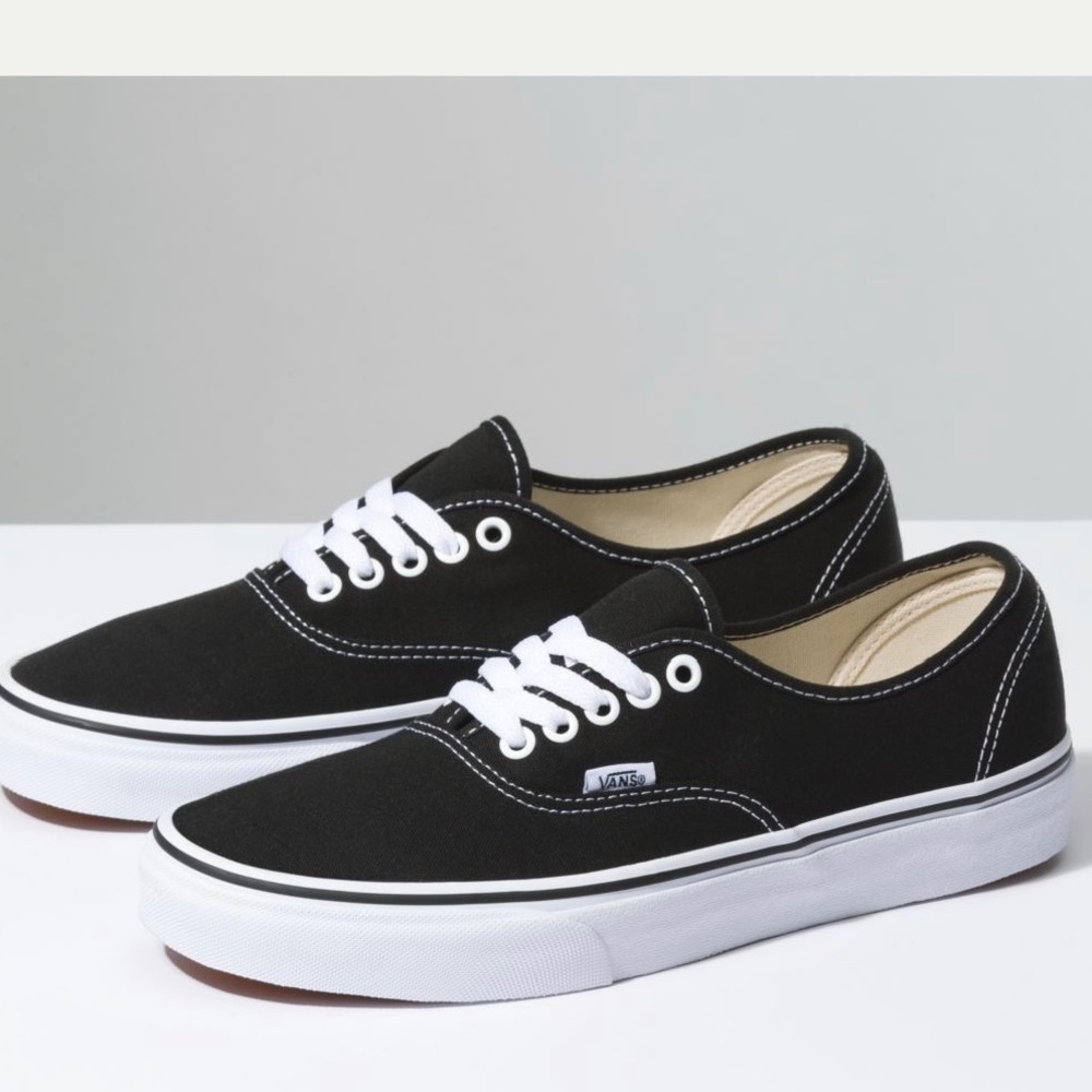 Black Vans “Authentic”